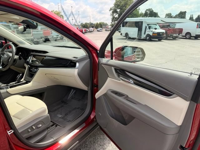 Used 2024 Cadillac XT6 Premium Luxury w/ Technology Package AWD/4WD image 42