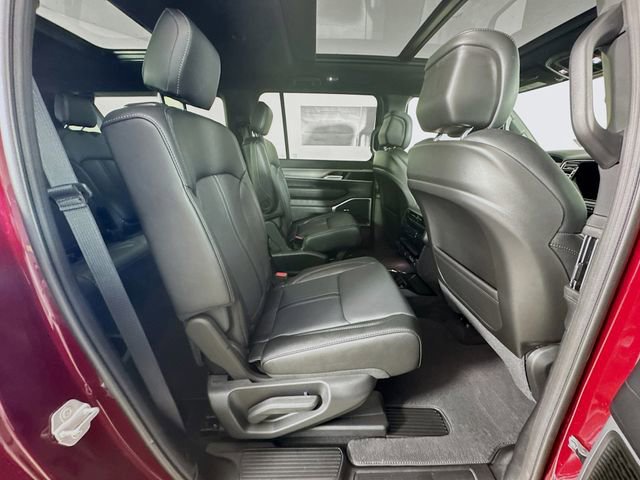 New 2025 Jeep Wagoneer L Series II image 33