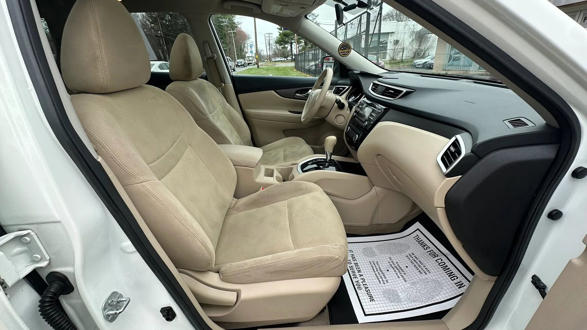 Used 2015 Nissan Rogue SV w/ SV Moonroof Package image 30