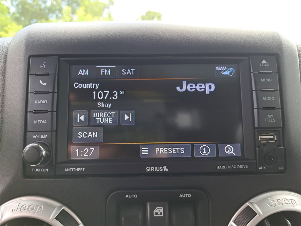 Used 2018 Jeep Wrangler Unlimited Rubicon w/ Connectivity Group image 20