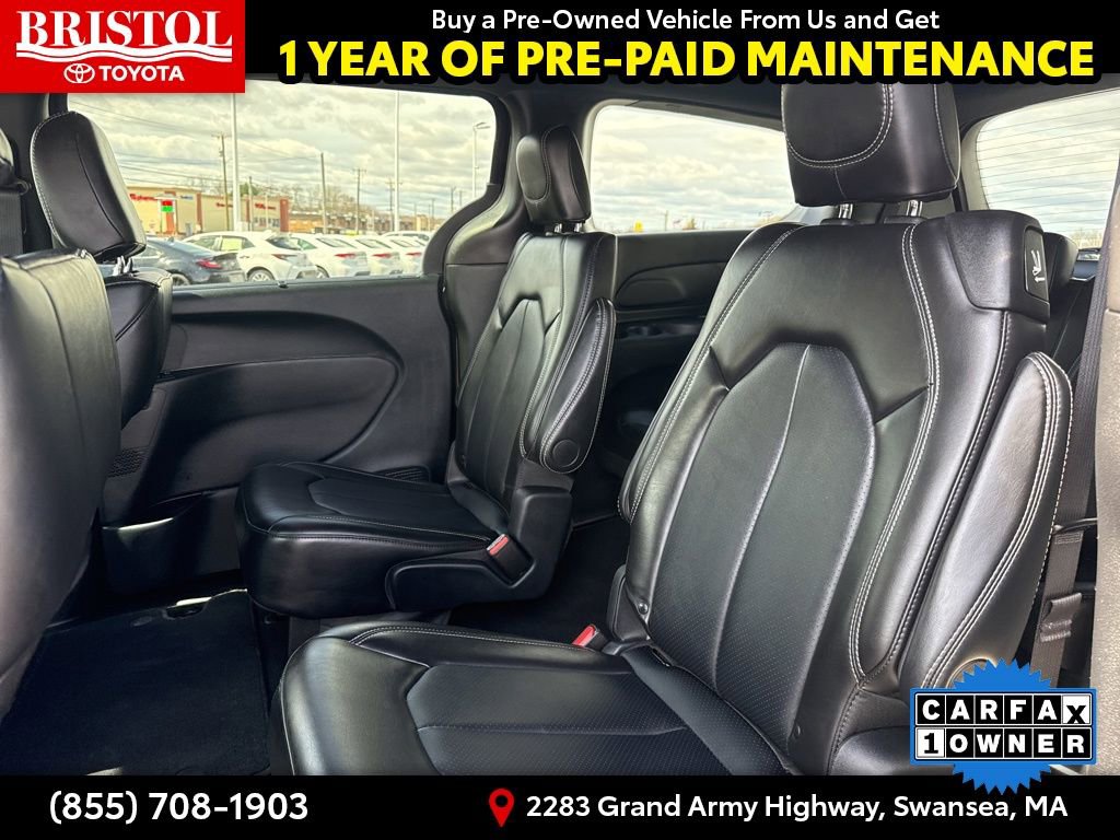 Used 2025 Chrysler Pacifica Select image 17