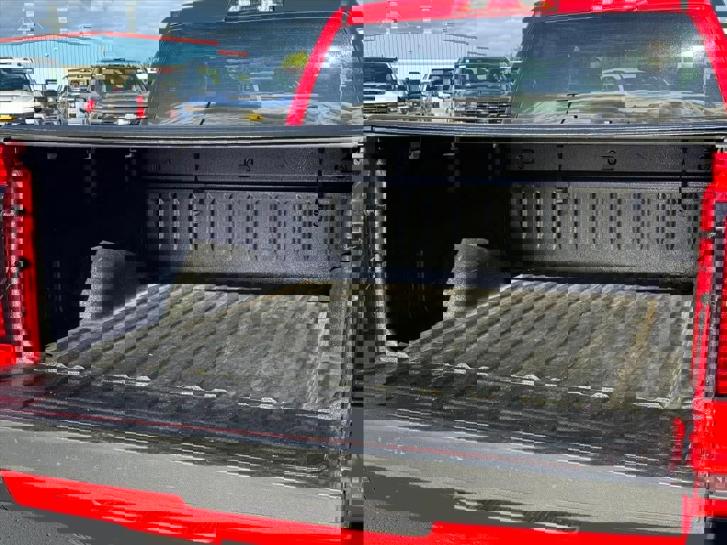 Used 2018 Chevrolet Silverado 1500 LT w/ All Star Edition image 4