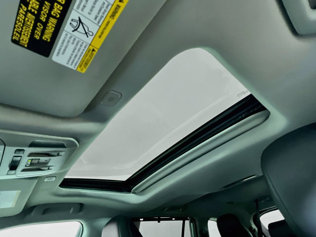 Certified 2024 Toyota Highlander XLE AWD/4WD image 18