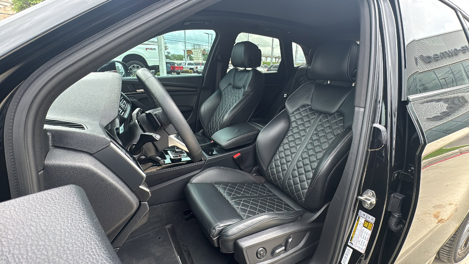 Used 2023 Audi SQ5 Premium Plus w/ Premium Plus Package AWD/4WD image 14