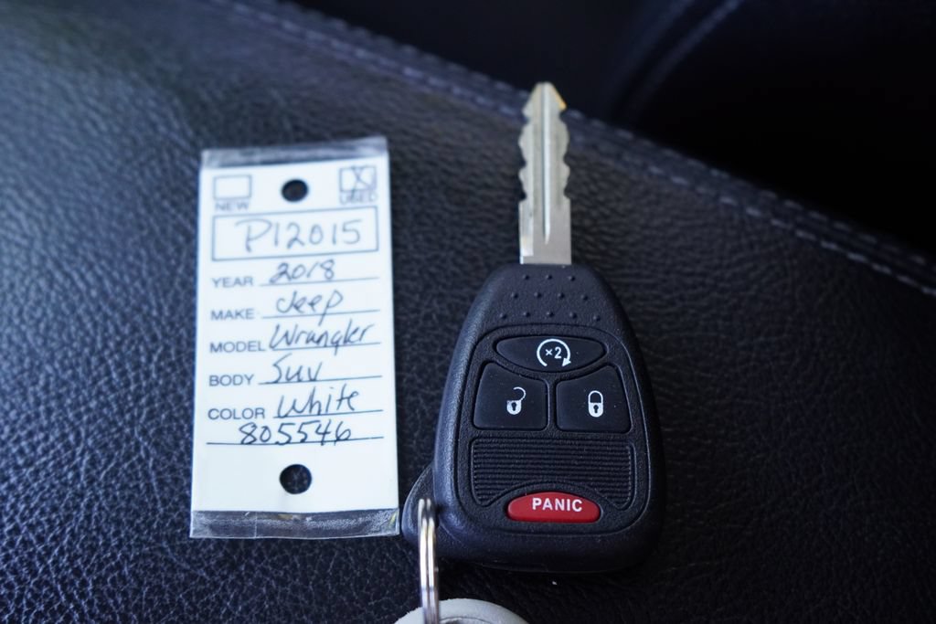 Used 2018 Jeep Wrangler Unlimited Sahara AWD/4WD image 33