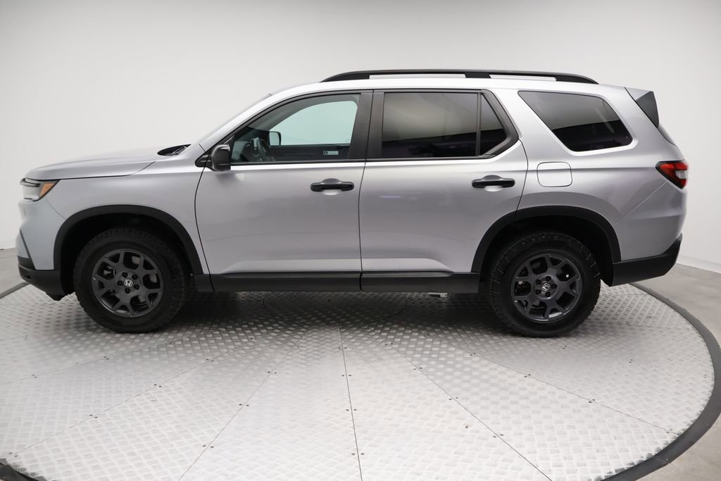 Used 2025 Honda Pilot TrailSport image 12