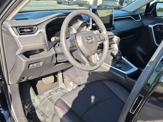 Certified 2025 Toyota RAV4 LE AWD/4WD image 4