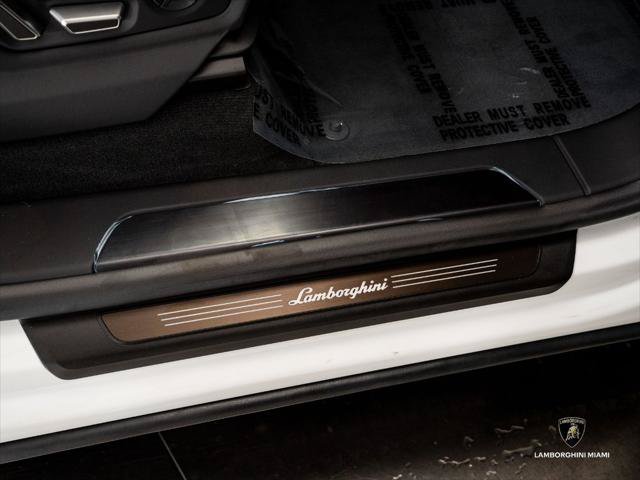 Used 2026 Lamborghini Urus SE AWD/4WD image 31