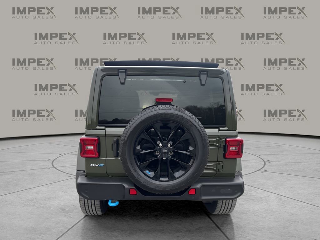 Used 2022 Jeep Wrangler Unlimited Sahara w/ Cold Weather Group image 4