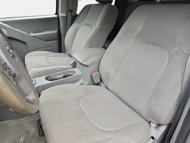 Used 2016 Nissan Frontier SV w/ SV Value Truck Package RWD image 16