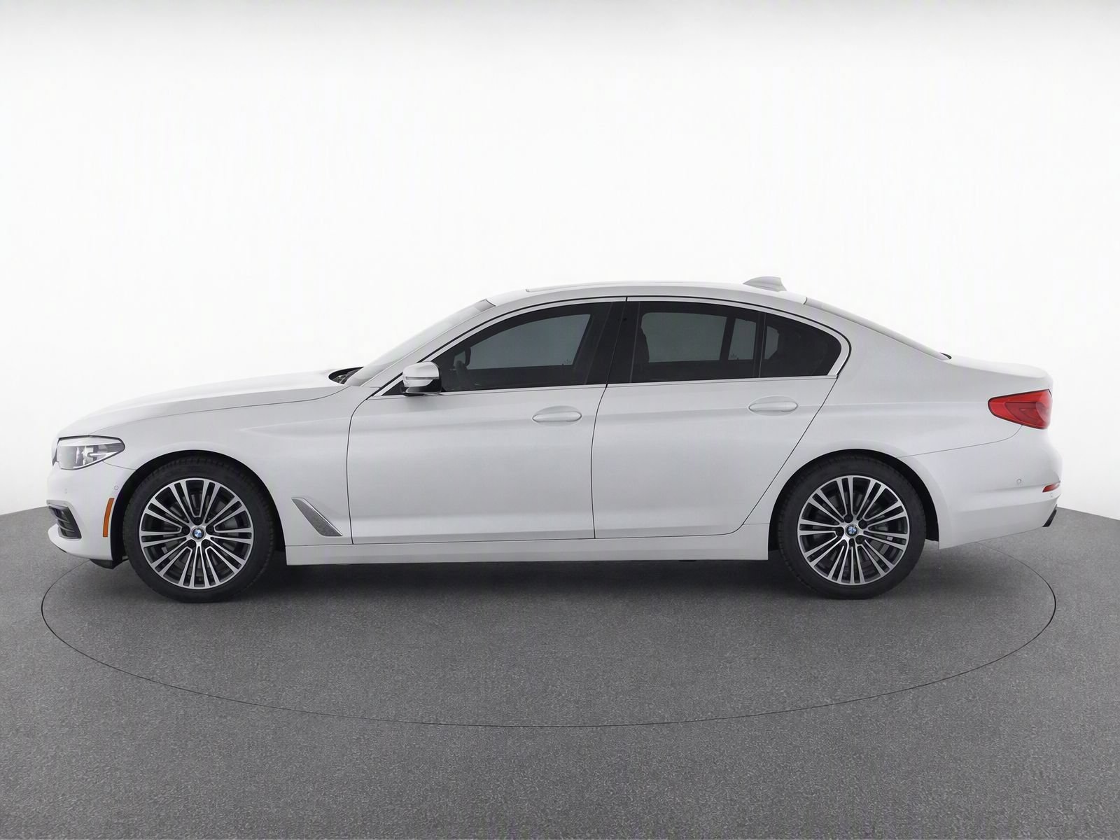 Used 2019 BMW 540i w/ Premium Package RWD image 3