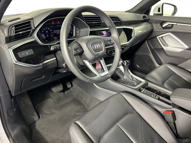 Used 2025 Audi Q3 2.0T Premium AWD/4WD image 19