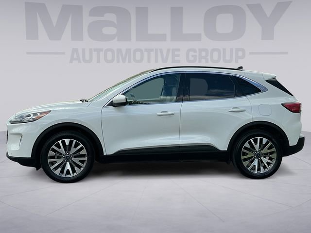 Used 2022 Ford Escape Titanium image 2