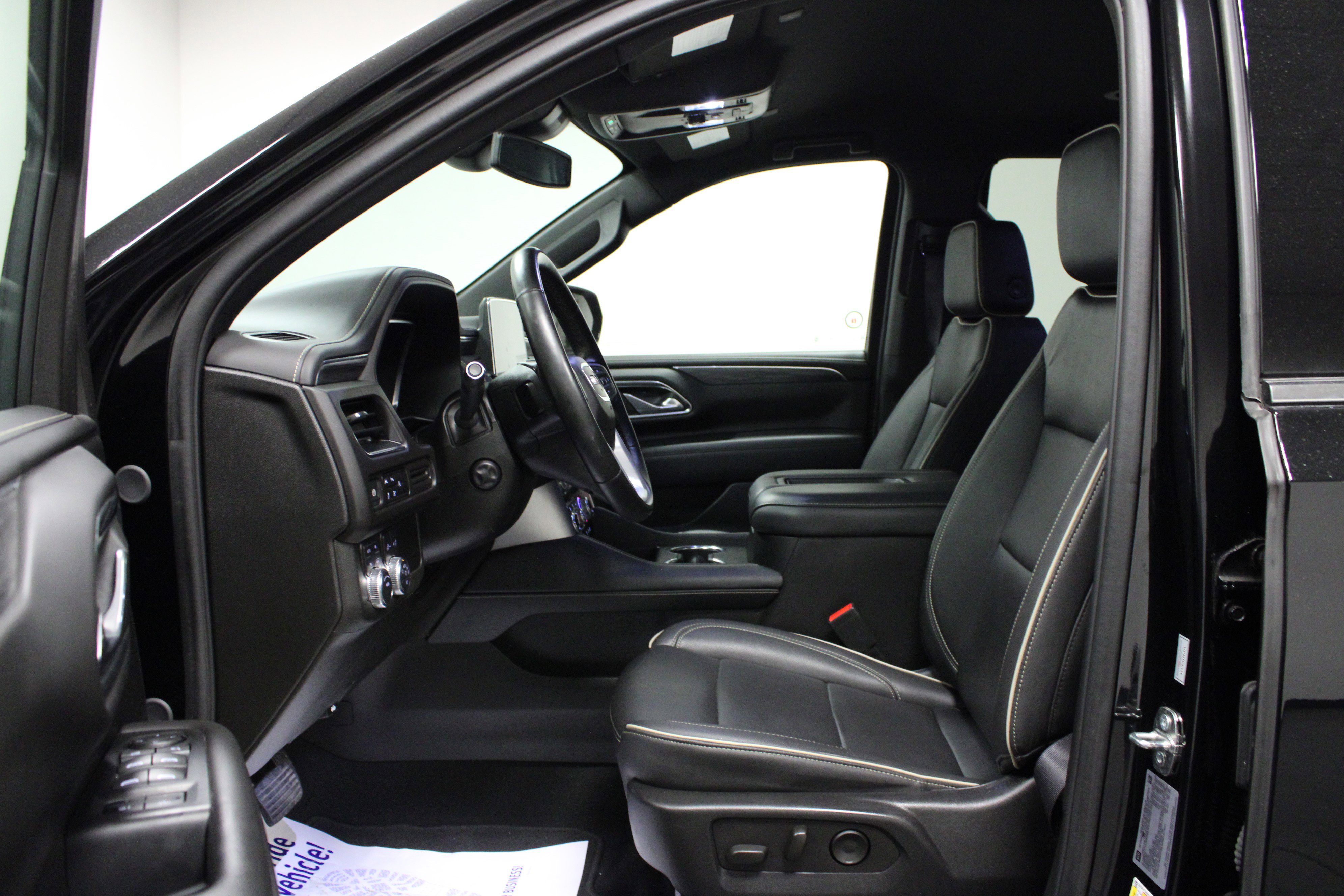 Used 2024 GMC Yukon SLT image 12