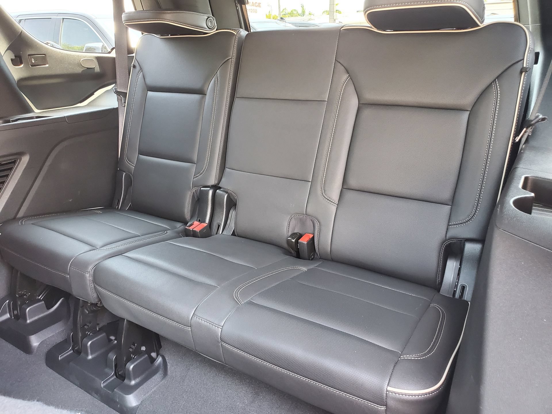 Used 2023 Chevrolet Tahoe Premier AWD/4WD image 13