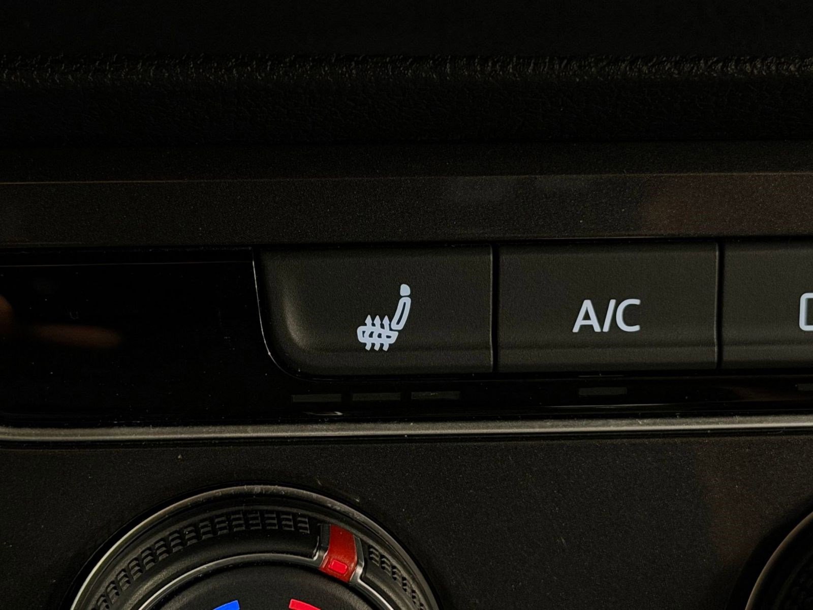 Used 2024 Volkswagen Tiguan Wolfsburg Edition image 24