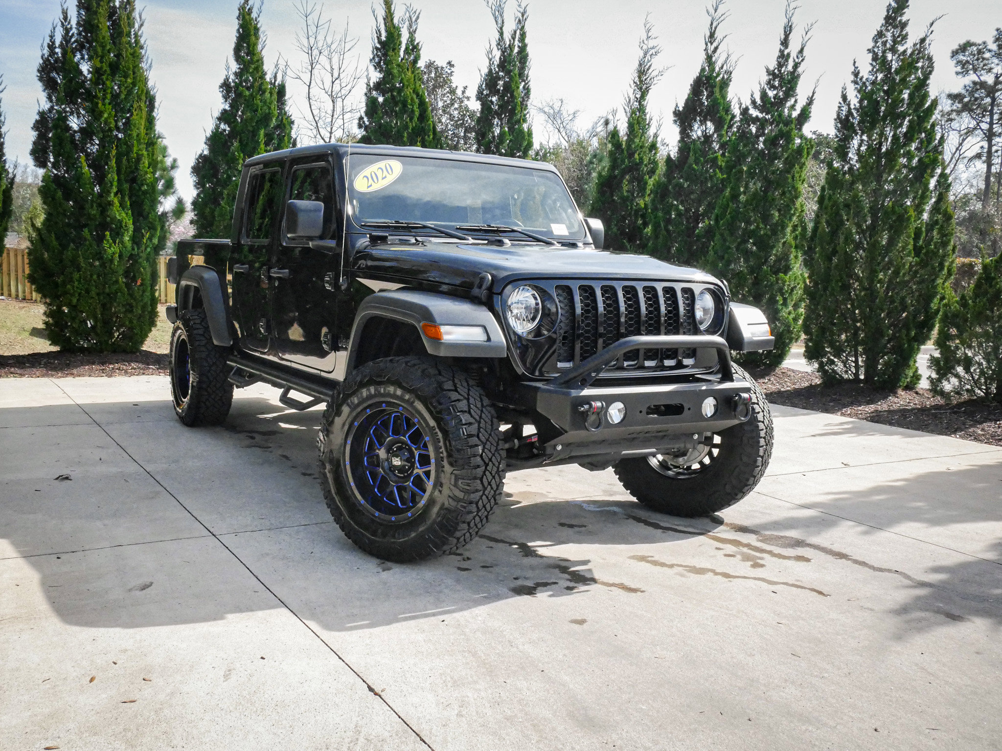 Used 2020 Jeep Gladiator Sport w/ Quick Order Package 24S image 2