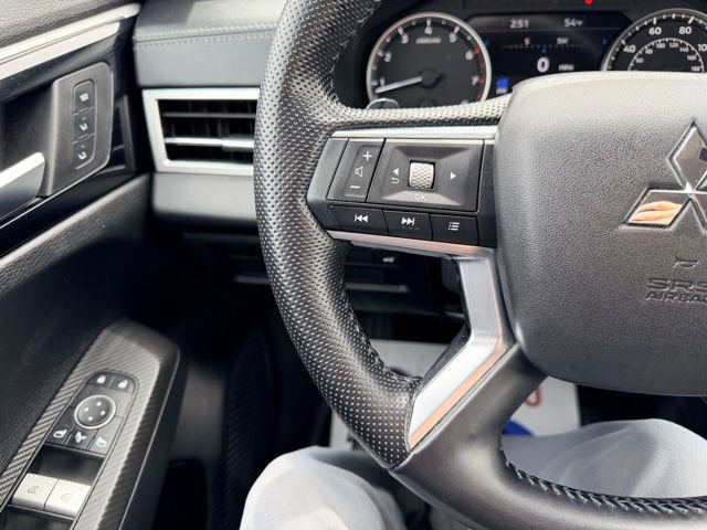 Used 2022 Mitsubishi Outlander SEL image 22