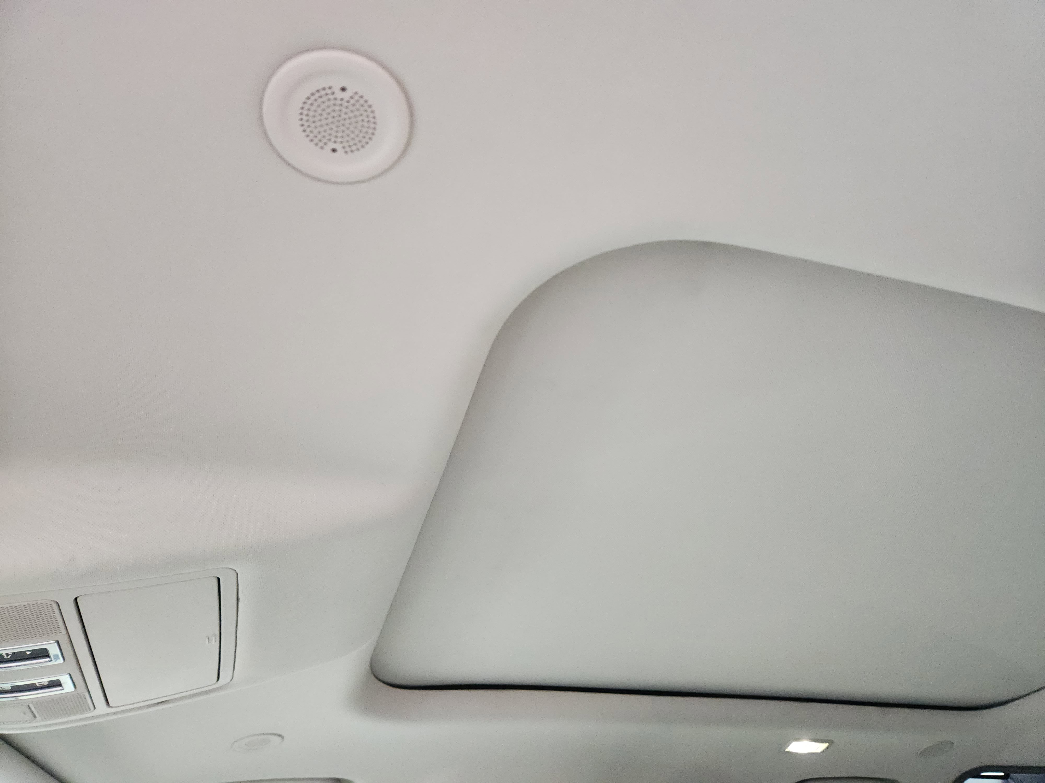 Used 2021 Land Rover Defender 110 SE image 24