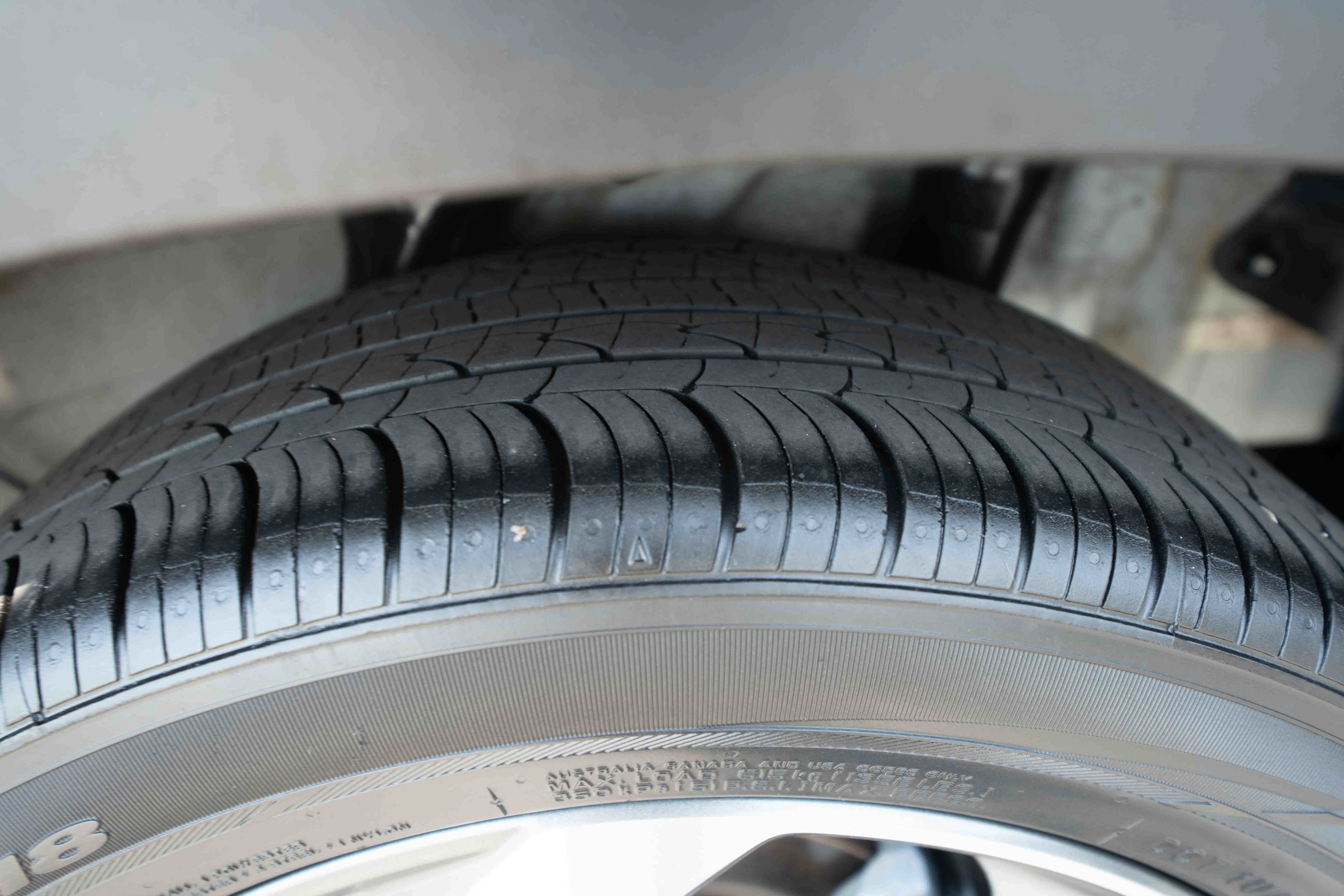 Used 2025 Hyundai Venue SEL FWD image 30
