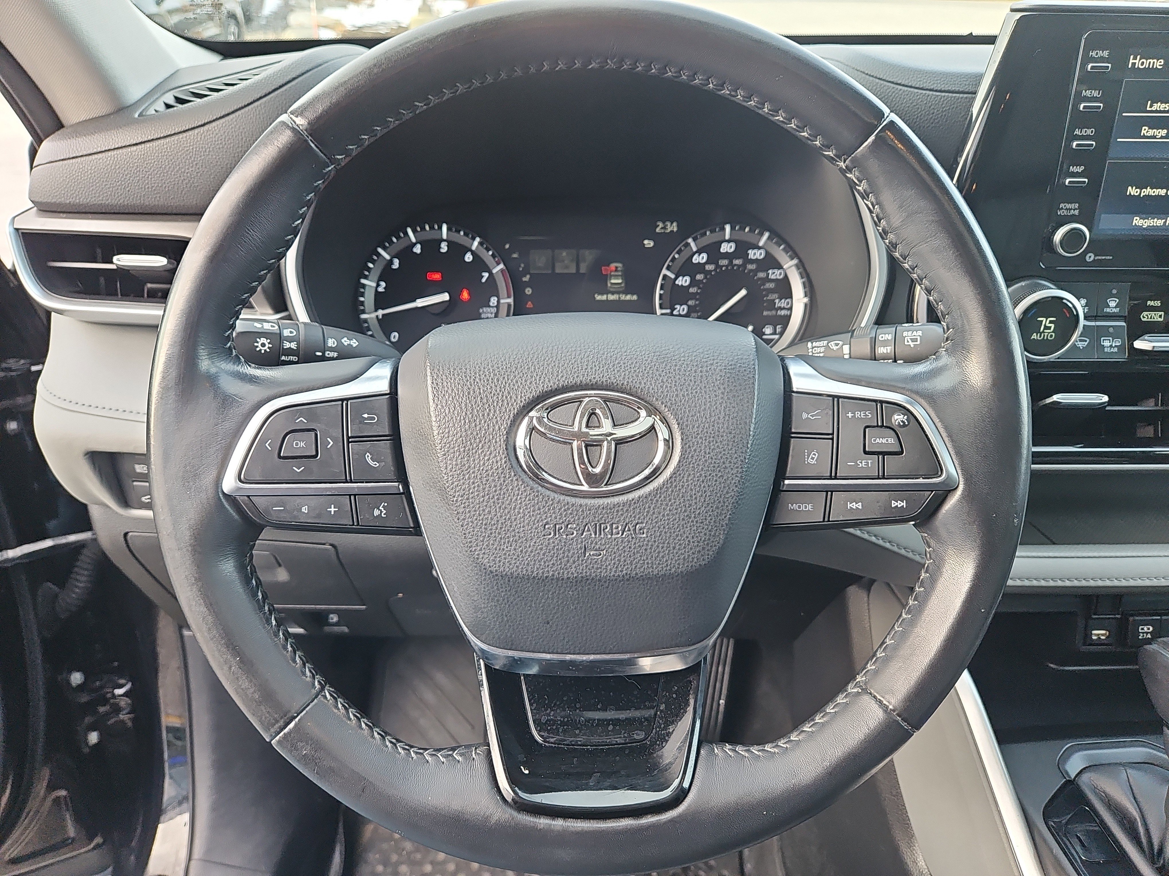 Used 2020 Toyota Highlander XLE image 20