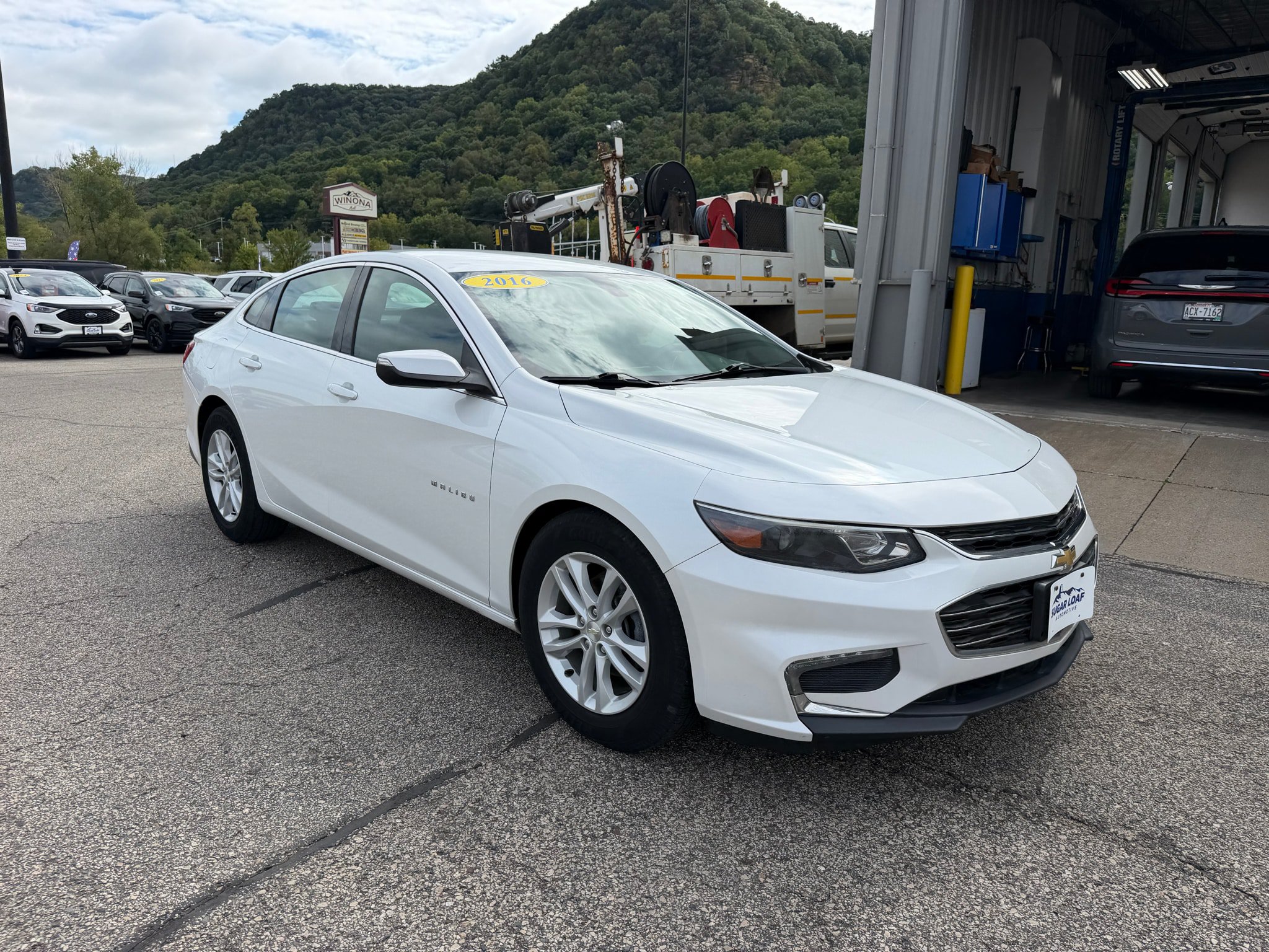 Used 2016 Chevrolet Malibu LT FWD image 3