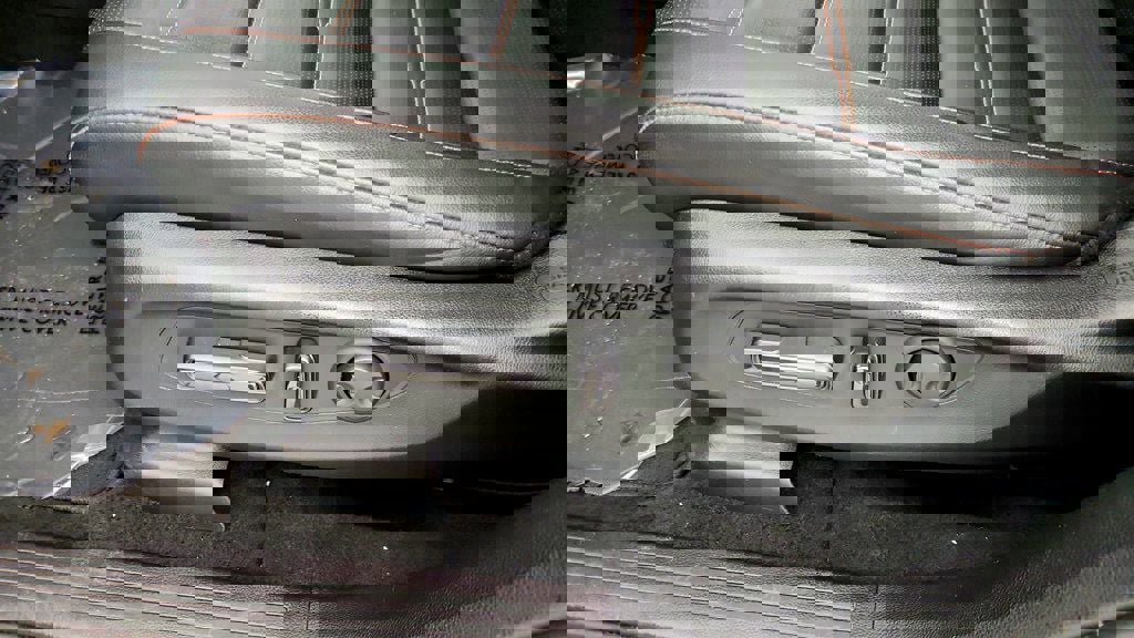 Used 2025 Honda CR-V Sport Touring image 12