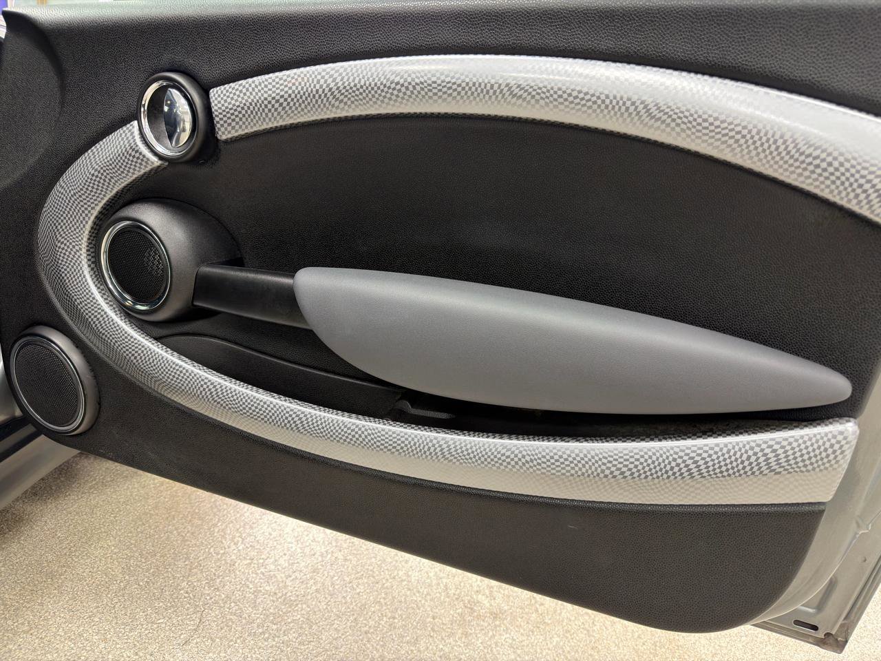 Used 2010 MINI Cooper S image 13