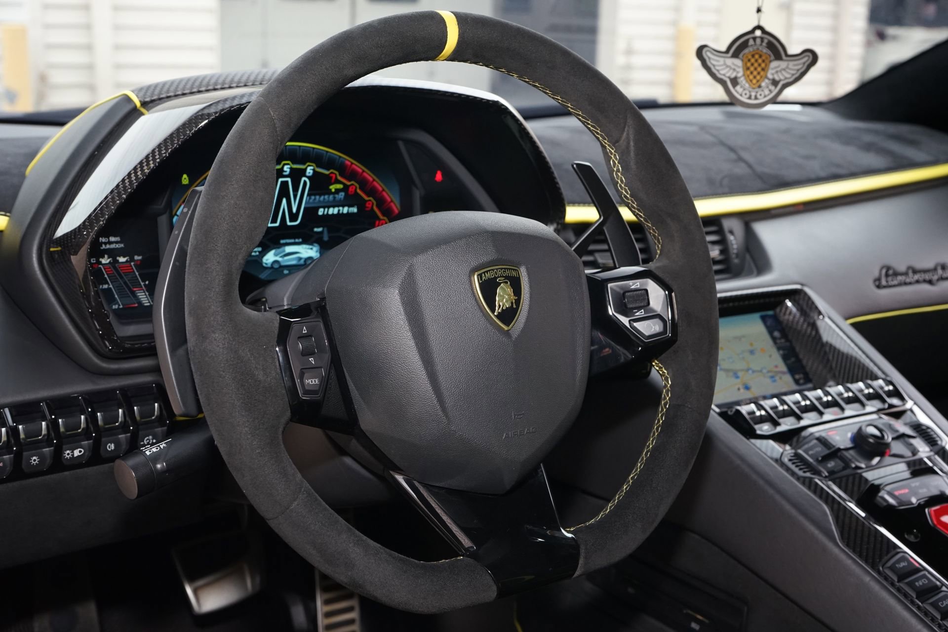 Used 2019 Lamborghini Aventador SVJ image 24