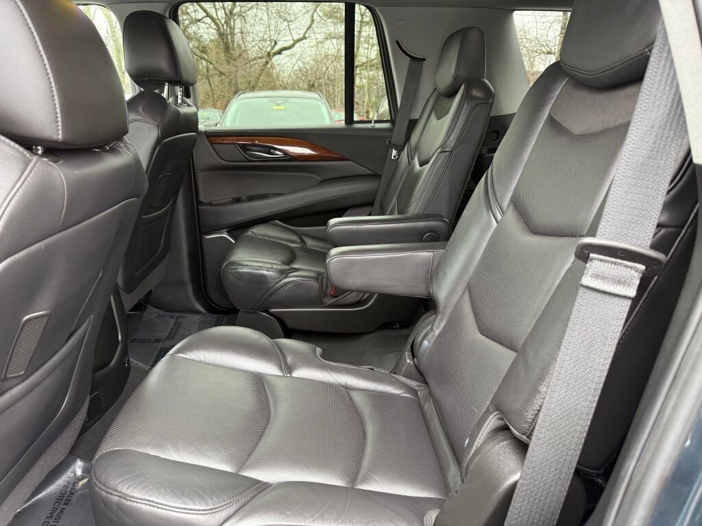 Used 2020 Cadillac Escalade Luxury image 26
