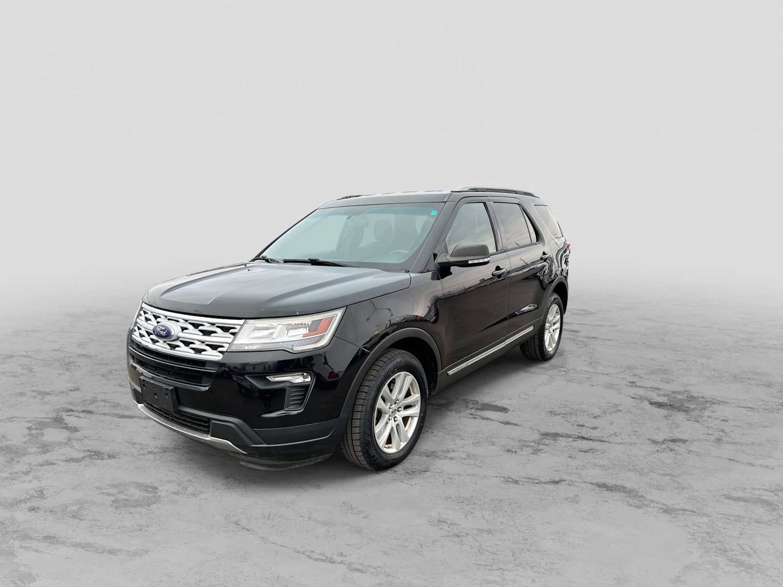 Used 2019 Ford Explorer XLT w/ Equipment Group 201A image 4
