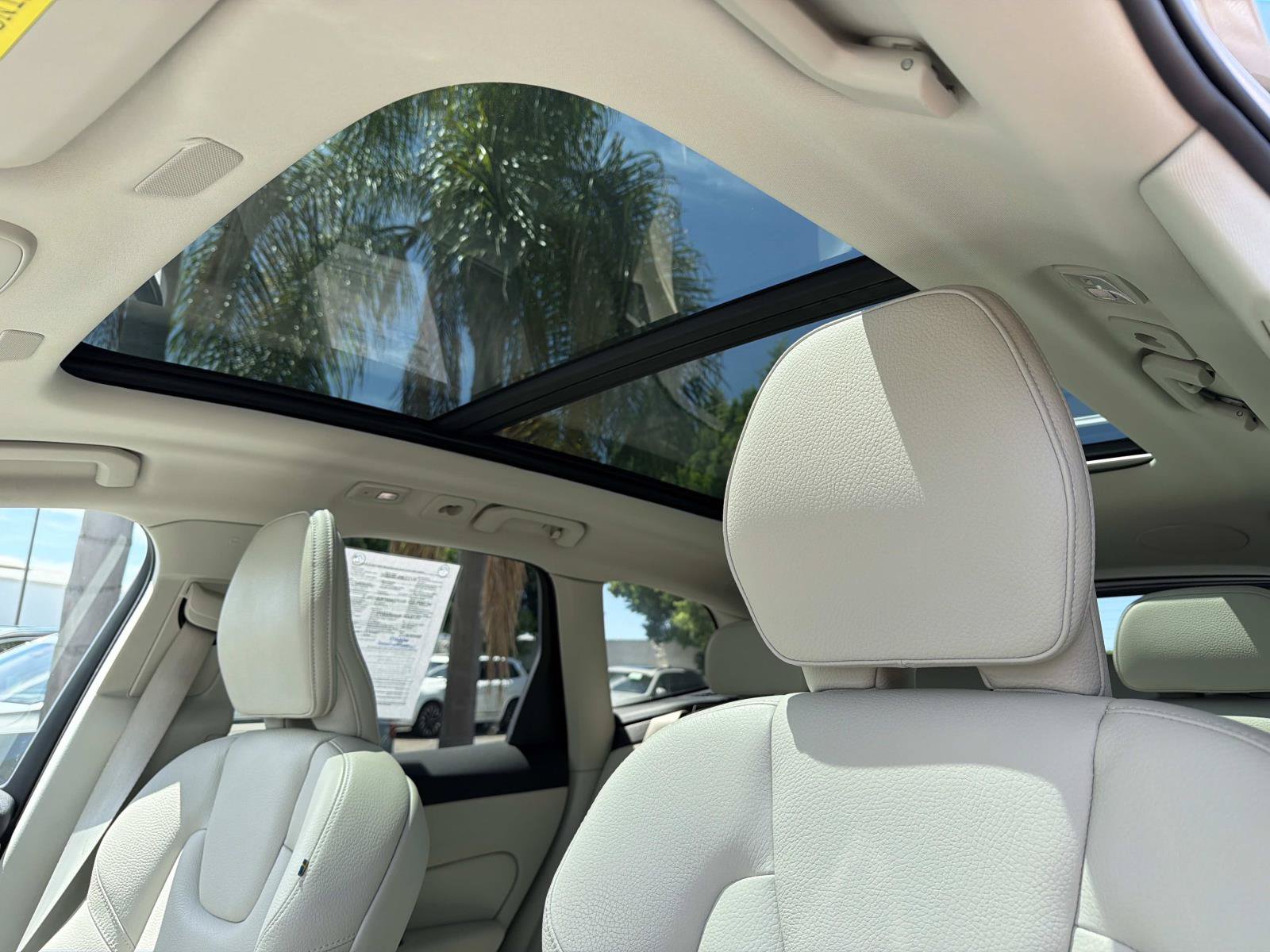 Certified 2023 Volvo XC60 B5 Plus w/ Climate Package AWD/4WD image 35