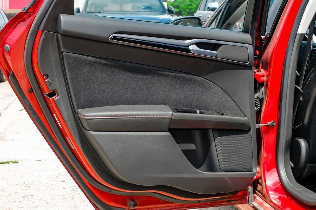 Used 2016 Ford Fusion SE FWD image 48