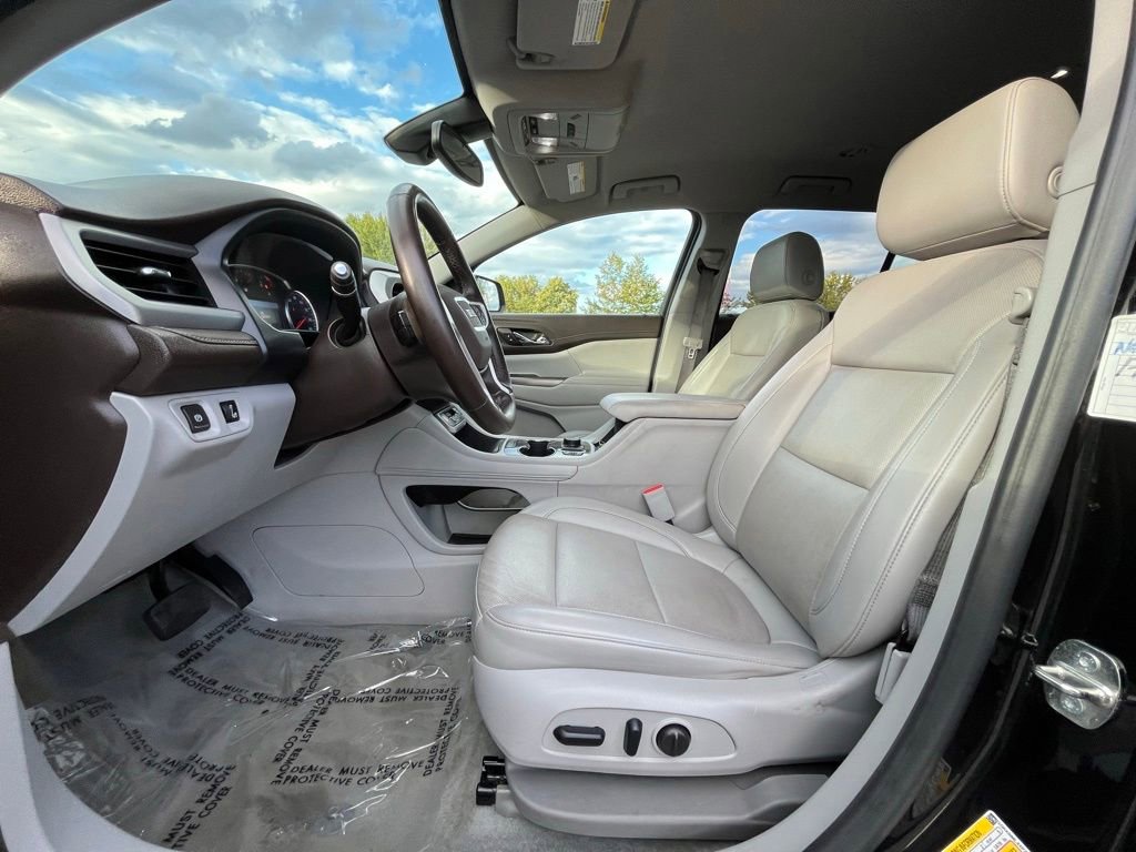 Certified 2023 GMC Acadia SLT image 10