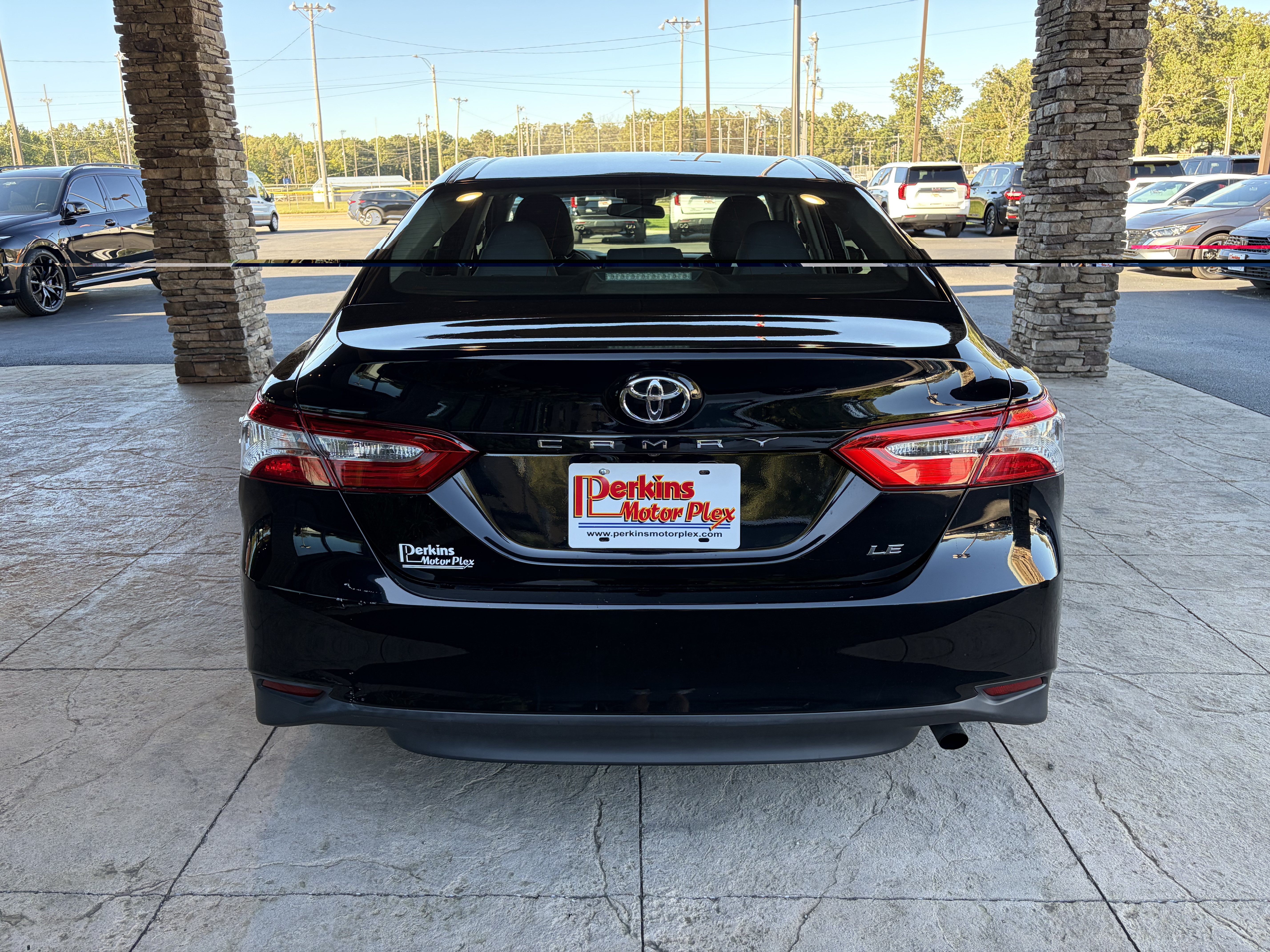 Used 2018 Toyota Camry LE FWD image 7