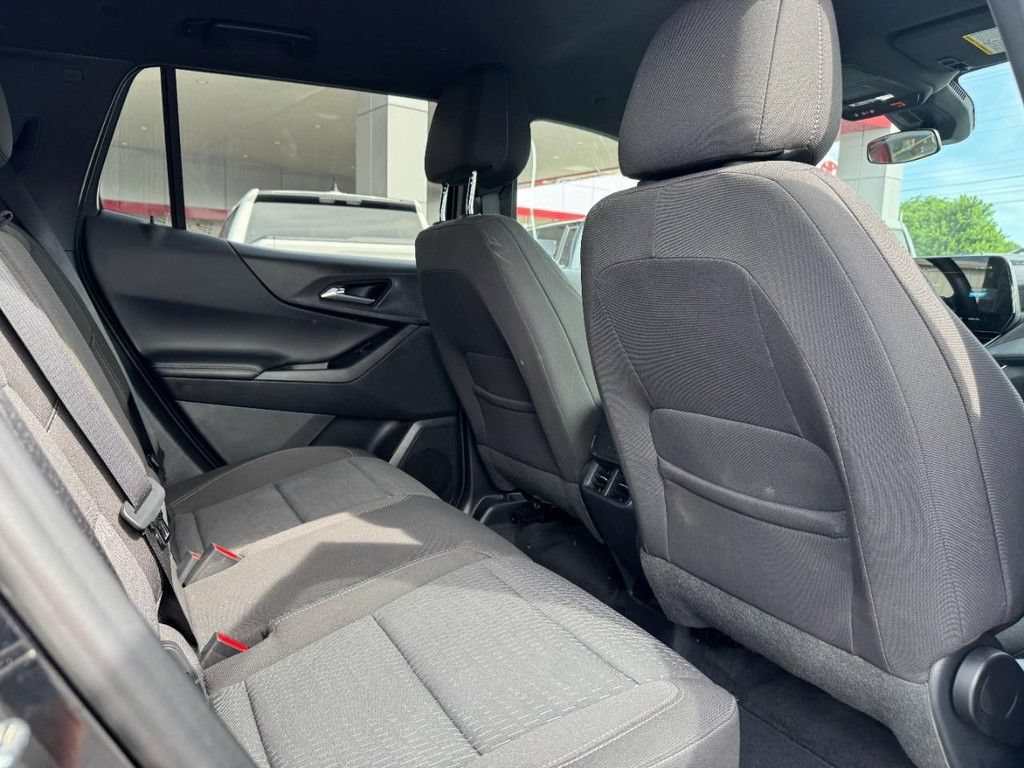 Used 2026 Chevrolet Equinox LT AWD/4WD image 13