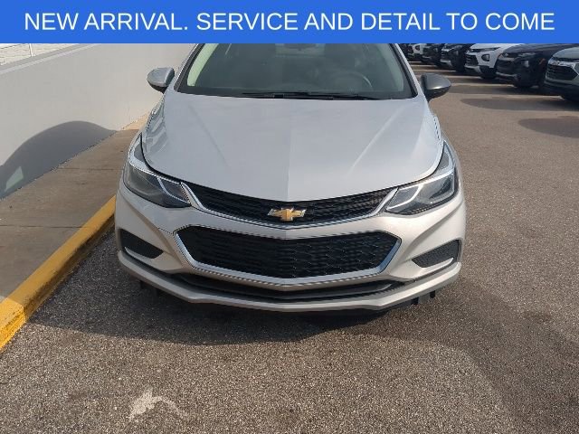 Used 2017 Chevrolet Cruze LT w/ Convenience Package FWD image 11
