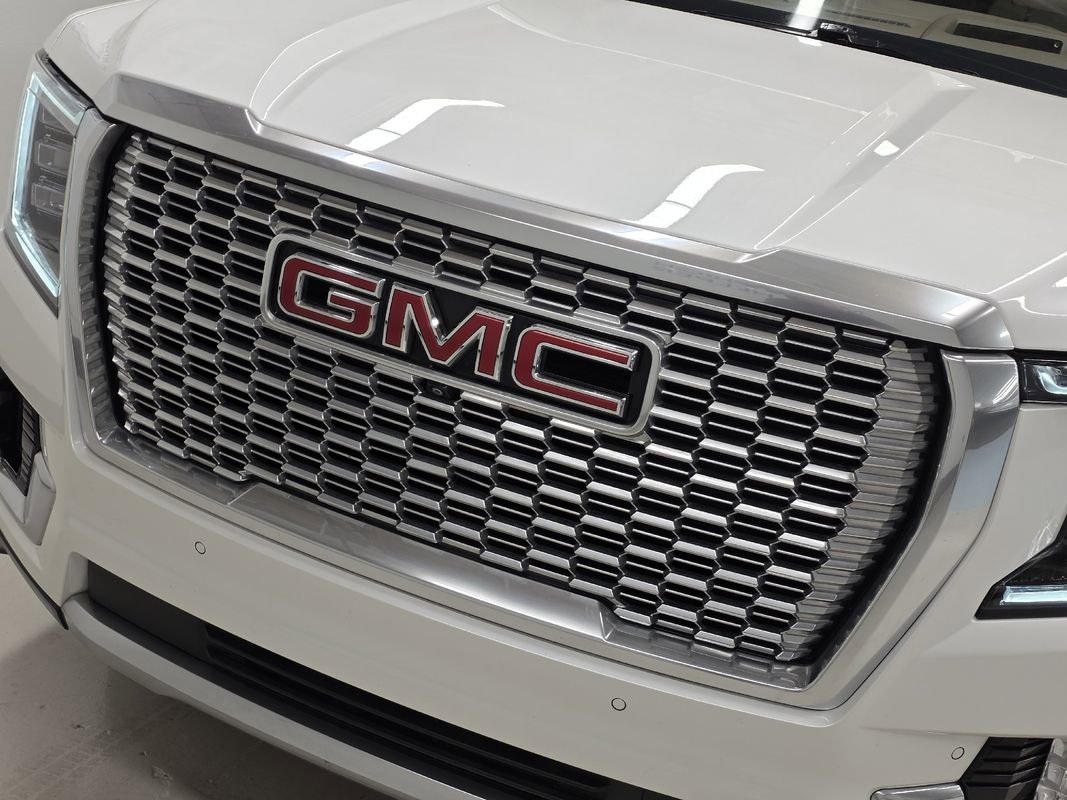 Used 2021 GMC Yukon XL Denali w/ Denali Premium Package AWD/4WD image 45