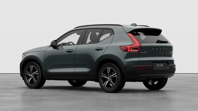 New 2026 Volvo XC40 B5 Core w/ Protection Package Premier AWD/4WD image 3
