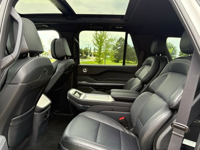 Used 2026 Lincoln Navigator Reserve w/ Jet Appearance Package AWD/4WD image 24