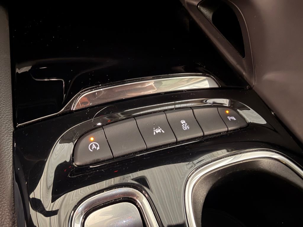 Used 2023 Buick Envision Essence image 26