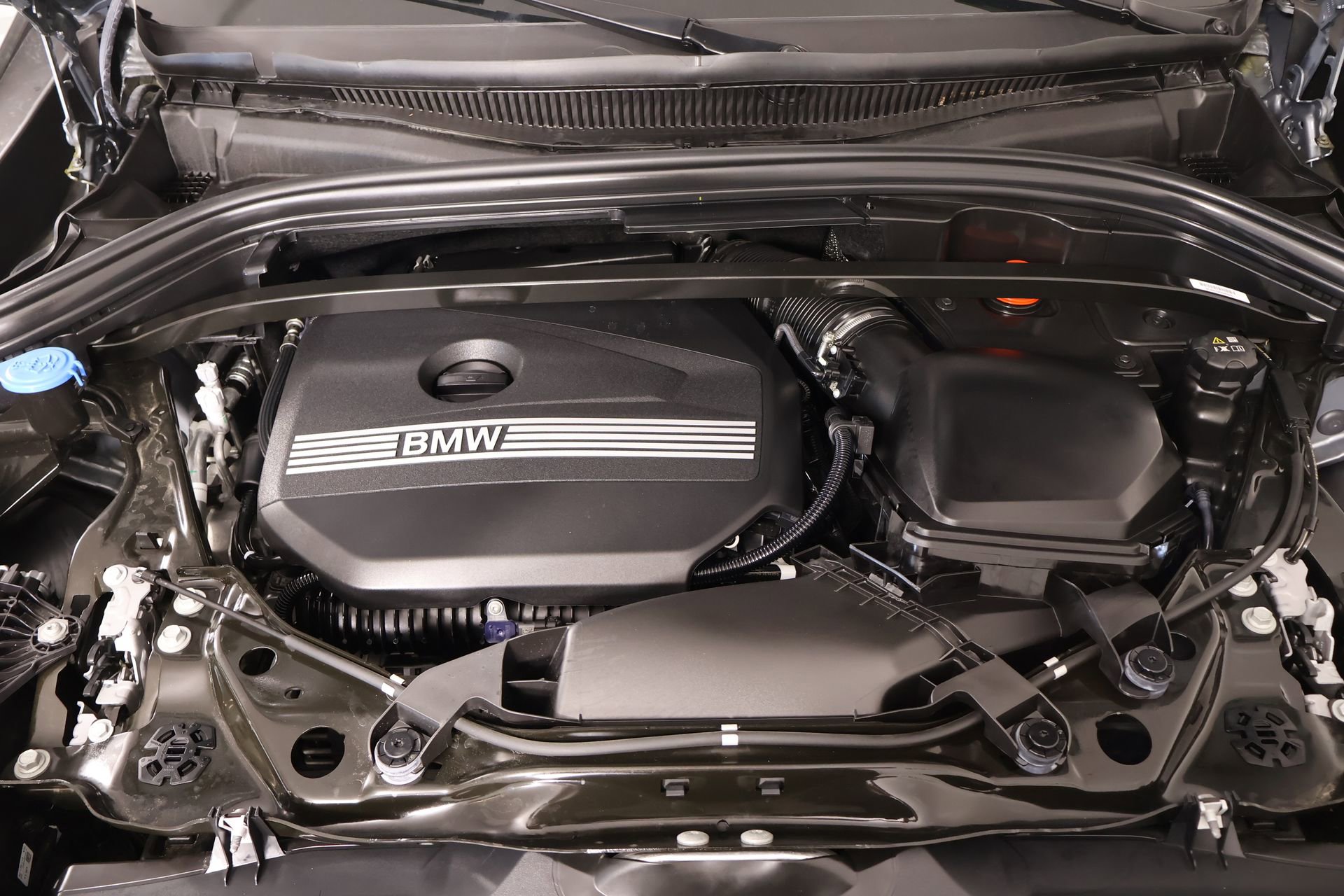 Used 2025 BMW X2 xDrive28i w/ M Sport Package image 21