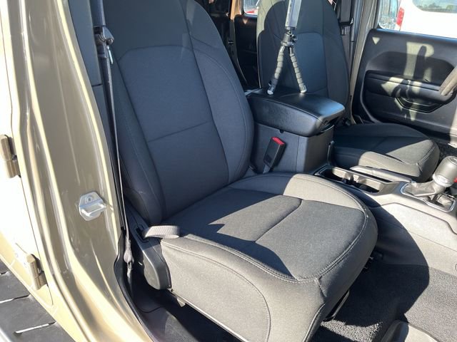 Used 2020 Jeep Gladiator Sport image 27