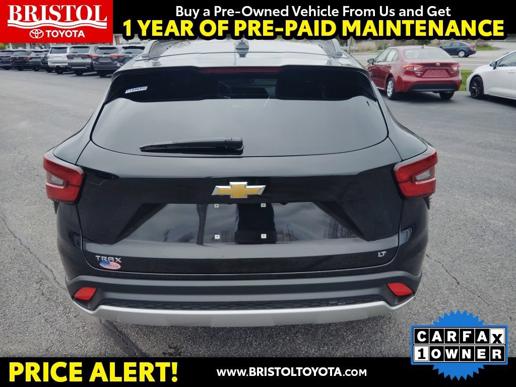 Used 2025 Chevrolet Trax LT w/ LT Convenience Package FWD image 8