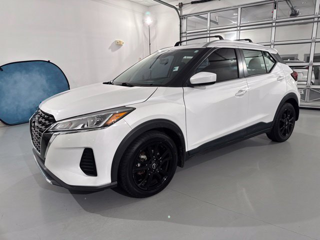 Used 2023 Nissan Kicks SV w/ Interior Electronics Package FWD image 3