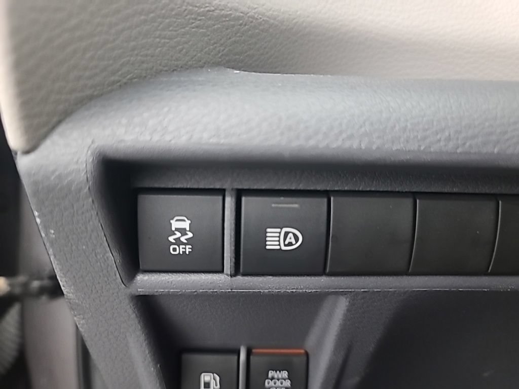 Used 2023 Toyota Sienna XLE AWD/4WD image 30