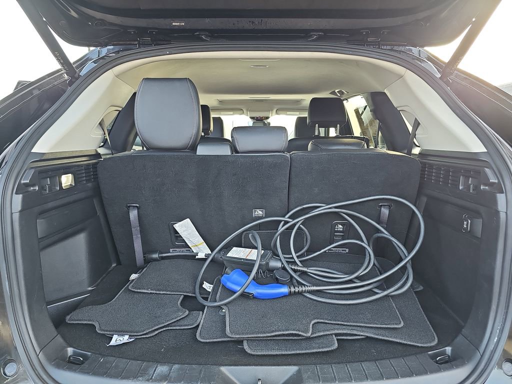 Used 2024 MAZDA CX-90 Plug-In Hybrid w/ Preferred image 16