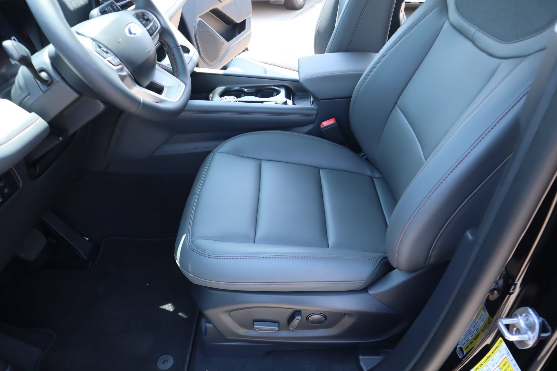 New 2026 Ford Explorer Active w/ Active Comfort Package AWD/4WD image 12