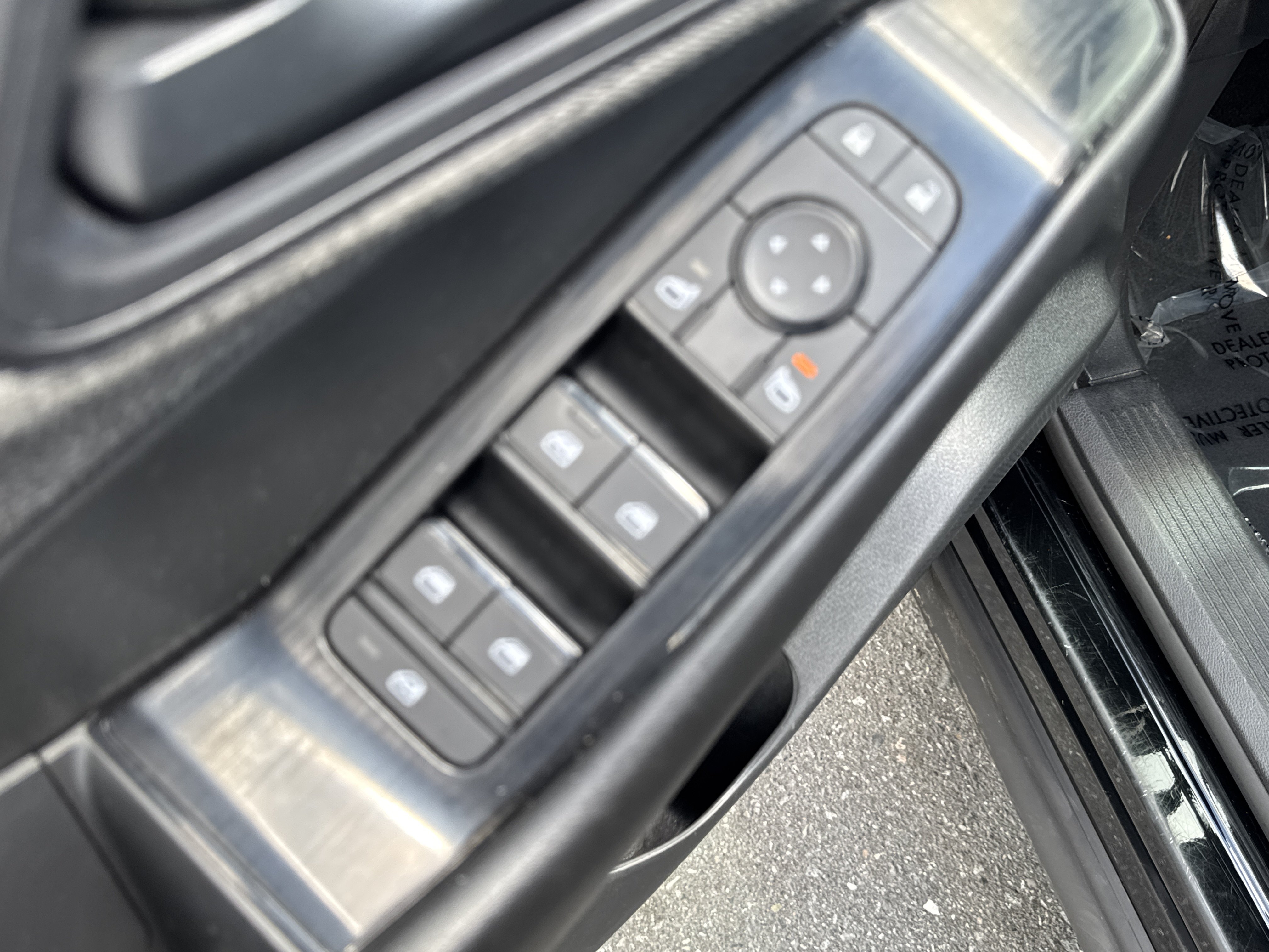 Used 2023 Nissan Rogue S AWD/4WD image 15