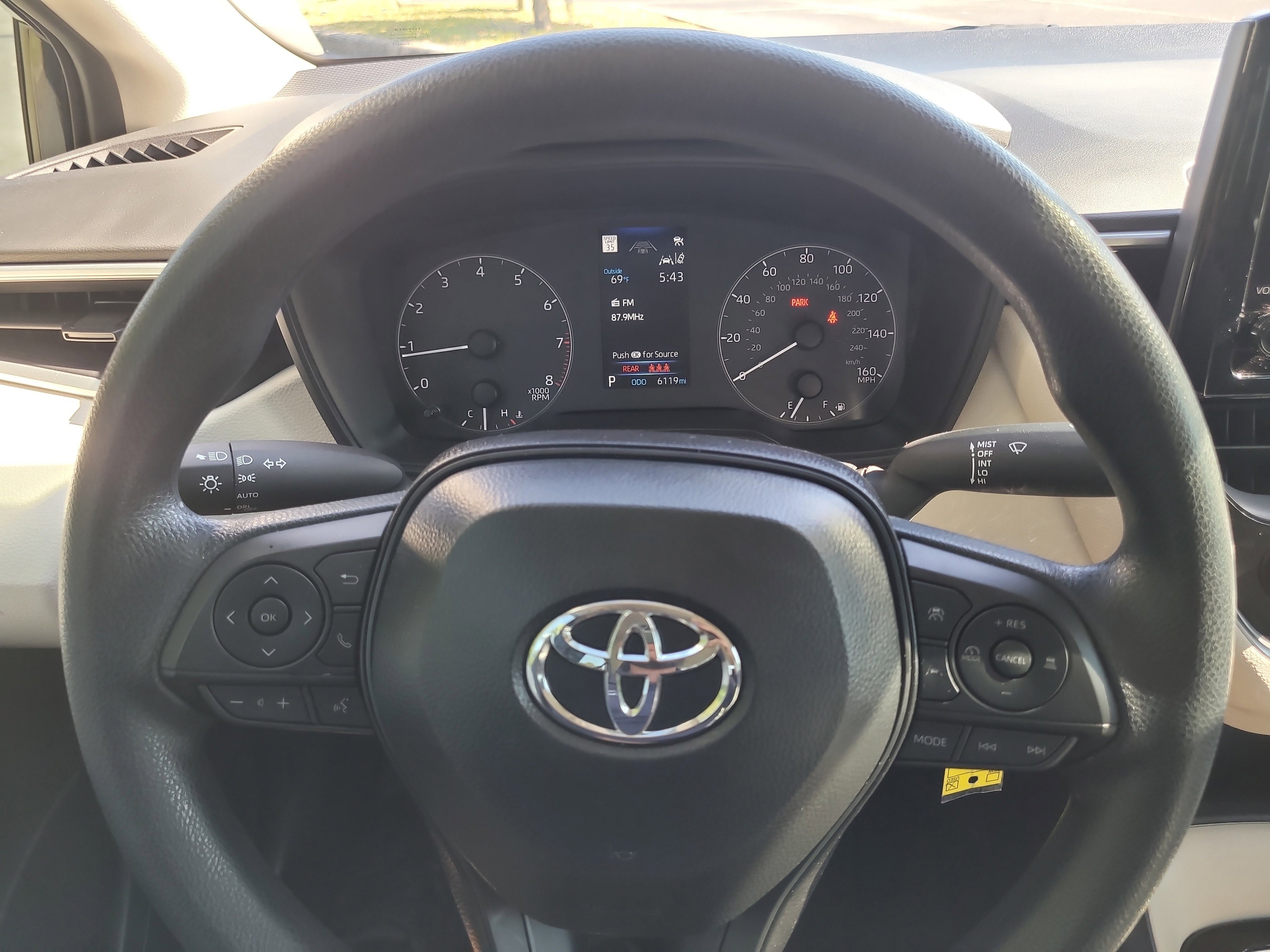 Certified 2025 Toyota Corolla LE image 28